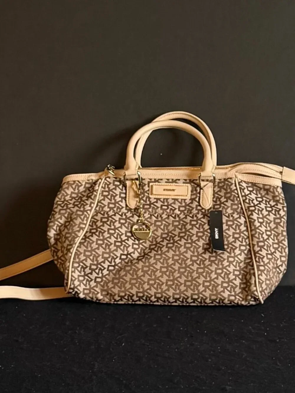 **NEW**DKNY Tan/Brown Shoulder/Crossbody Purse w/Adjustable Strap
